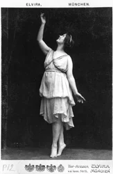 Isadora Duncan (1877-1927) c.1903-04
